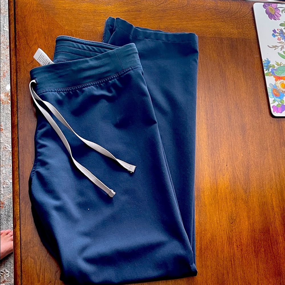 FIGS..Navy set.. size small